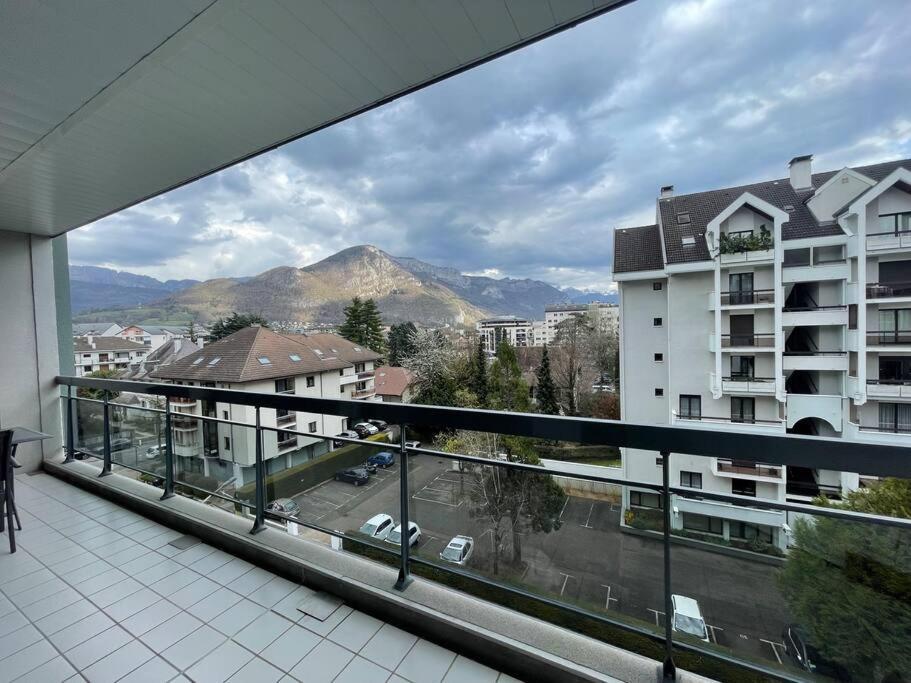 Апартаменты Le Mont-Veyrier, Parking Et Vue Анси Экстерьер фото