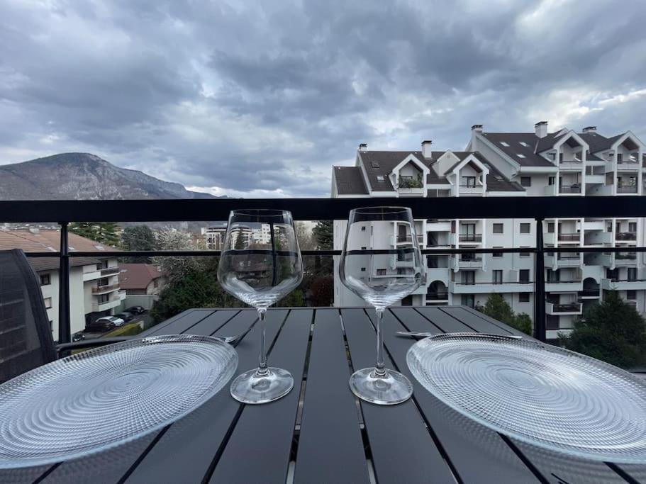 Апартаменты Le Mont-Veyrier, Parking Et Vue Анси Экстерьер фото